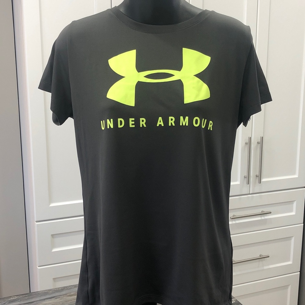 Under Armour Loose Fit Short Sleeve Tee – Women’s Medium – Taupe Gray
